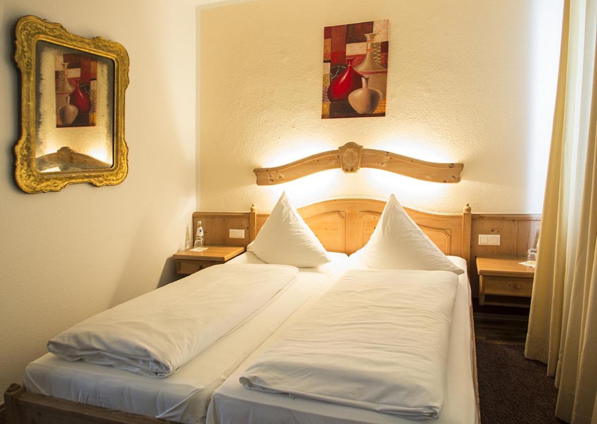Hotel Schlee Hohenschäftlarn Pokoj fotografie
