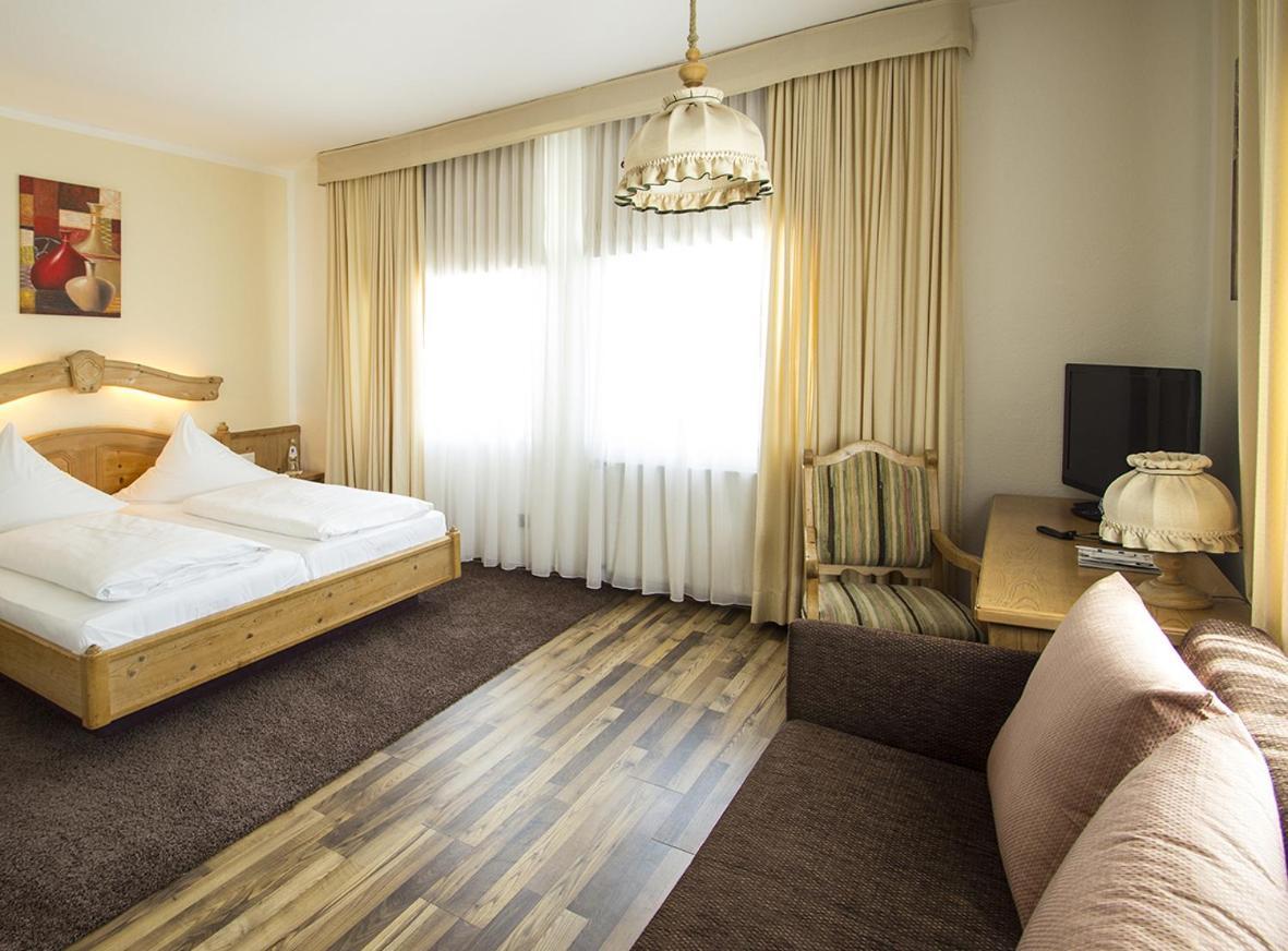 Hotel Schlee Hohenschäftlarn Pokoj fotografie