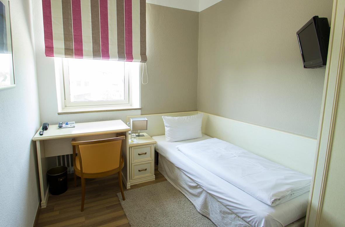 Hotel Schlee Hohenschäftlarn Pokoj fotografie