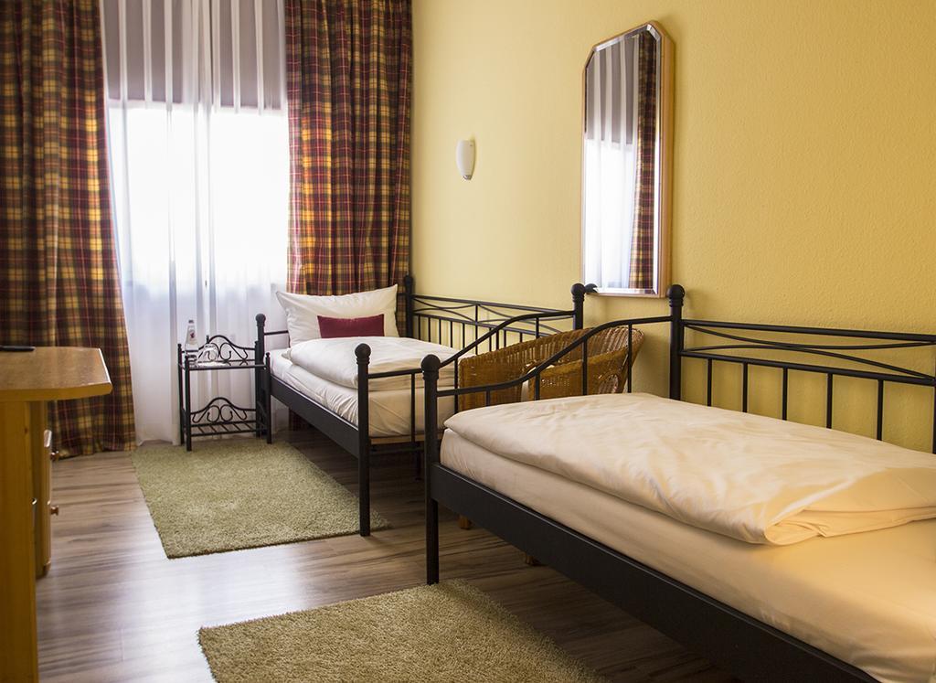 Hotel Schlee Hohenschäftlarn Pokoj fotografie